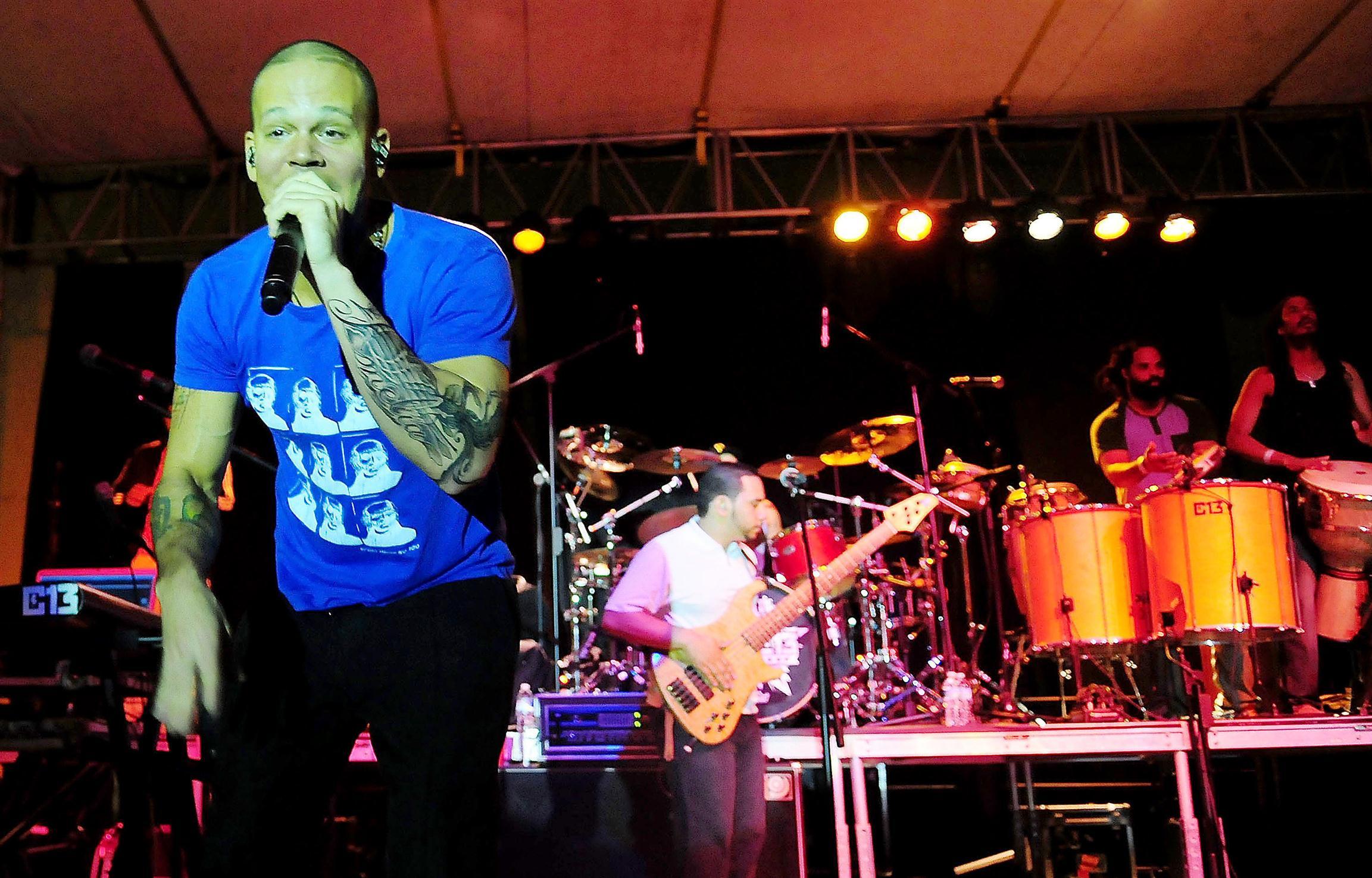 Calle 13 perform at the American Airlines Arena | Picture 104254